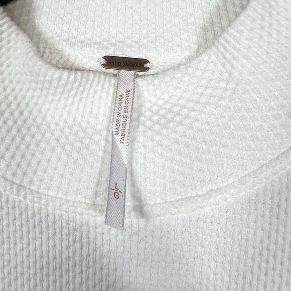 Free People Switch It Up Cuff Thermal Top Crochet White Women’s Large Stretchy - Picture 10 of 13